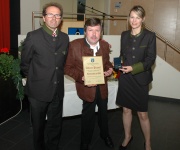 Verleihung des Ehrenzeichens in Gold der Gemeinde Eben an Albert Prantl